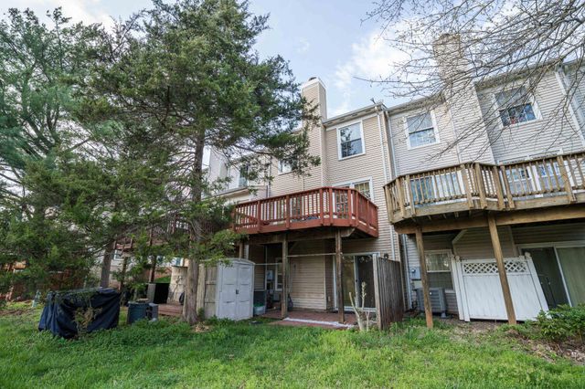 13341 FOXHOLE DR, Fairfax, VA 22033