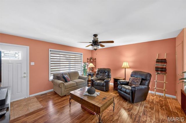 340 Woodbridge Drive, St Charles, MO 63303