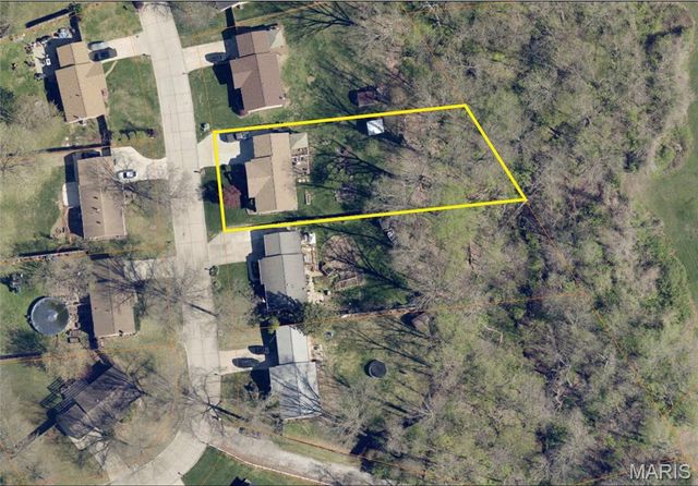 340 Woodbridge Drive, St Charles, MO 63303