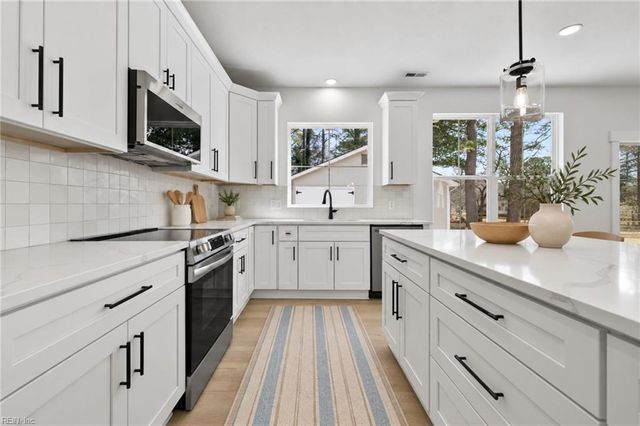 1635 Colonial AVE, Smithfield, VA 23430