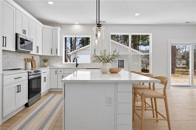 1635 Colonial AVE, Smithfield, VA 23430