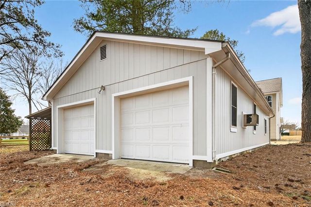 1635 Colonial AVE, Smithfield, VA 23430
