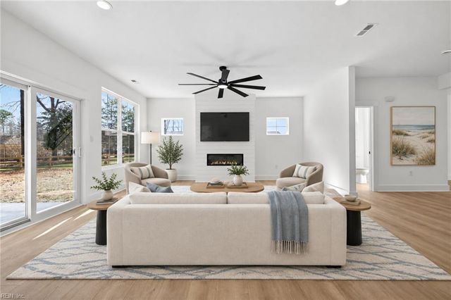 1635 Colonial AVE, Smithfield, VA 23430