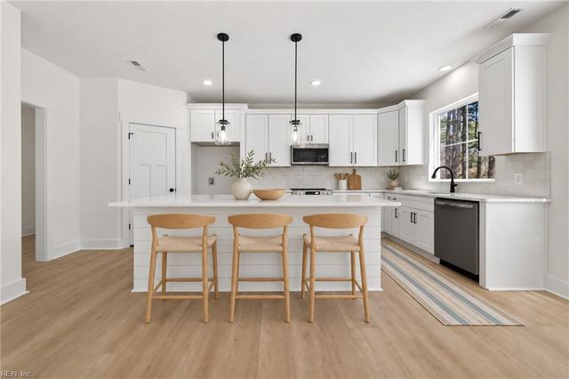 1635 Colonial AVE, Smithfield, VA 23430
