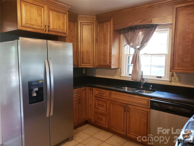 814 Pineborough Road, Charlotte, NC 28212