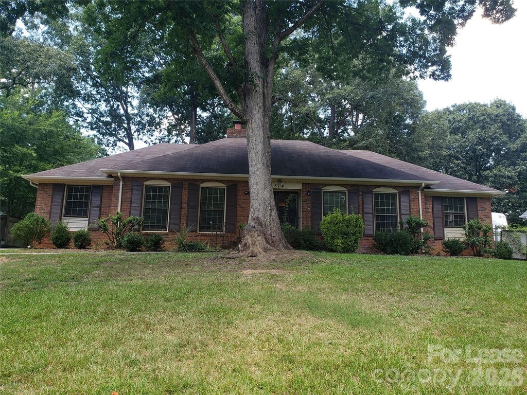 814 Pineborough Road, Charlotte, NC 28212