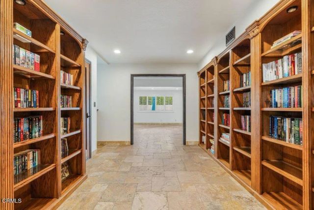 5344 Seabreeze Way, Oxnard, CA 93035