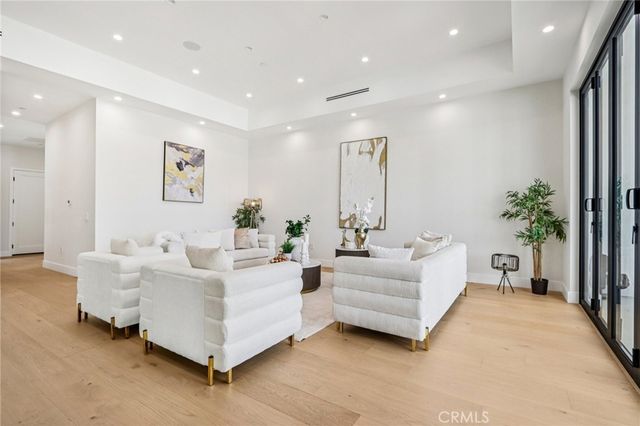 10511 Mary Bell Avenue, Shadow Hills, CA 91040