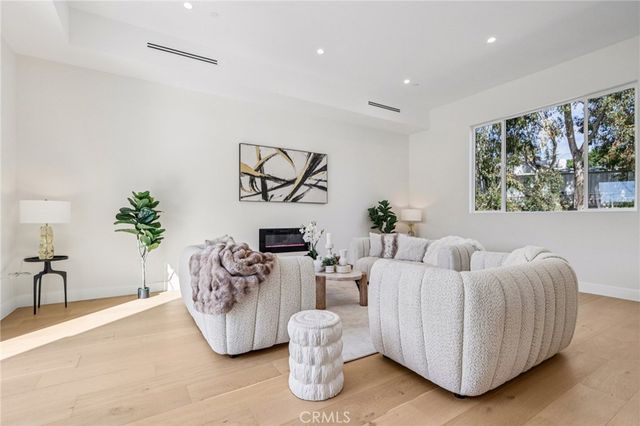 10511 Mary Bell Avenue, Shadow Hills, CA 91040