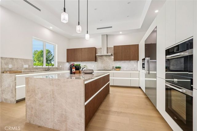 10511 Mary Bell Avenue, Shadow Hills, CA 91040