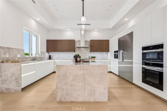 10511 Mary Bell Avenue, Shadow Hills, CA 91040