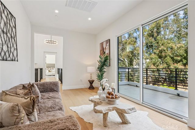 10511 Mary Bell Avenue, Shadow Hills, CA 91040