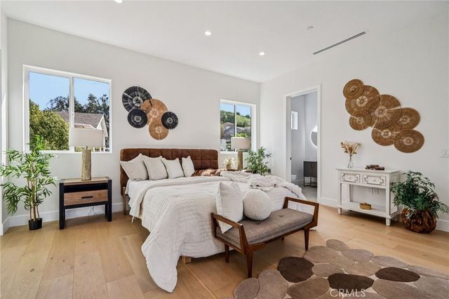 10511 Mary Bell Avenue, Shadow Hills, CA 91040