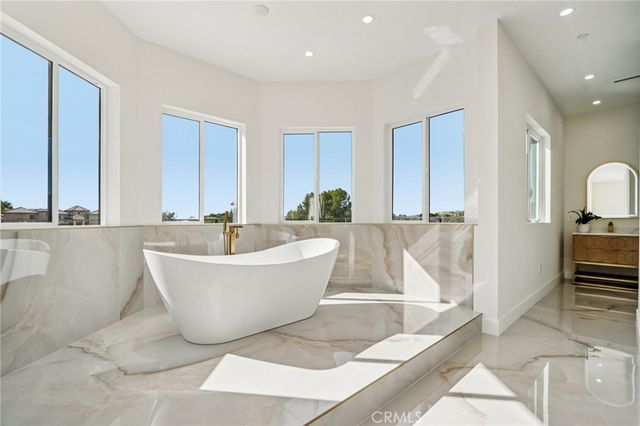 10511 Mary Bell Avenue, Shadow Hills, CA 91040