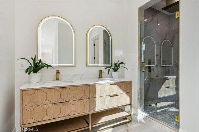 10511 Mary Bell Avenue, Shadow Hills, CA 91040