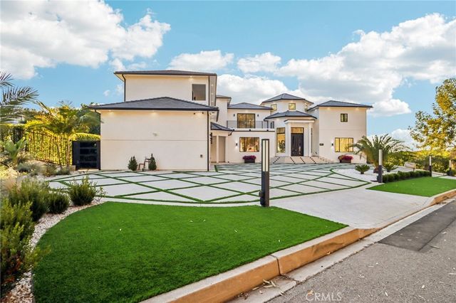 10511 Mary Bell Avenue, Shadow Hills, CA 91040