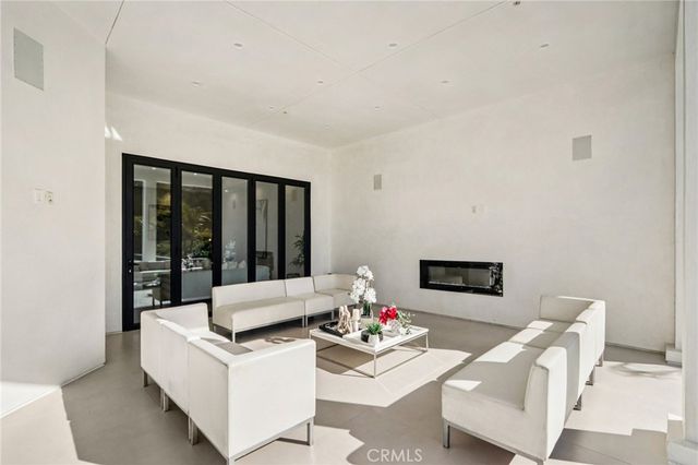 10511 Mary Bell Avenue, Shadow Hills, CA 91040