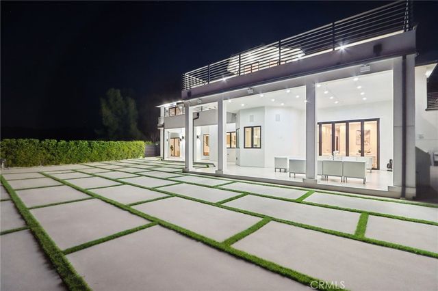 10511 Mary Bell Avenue, Shadow Hills, CA 91040