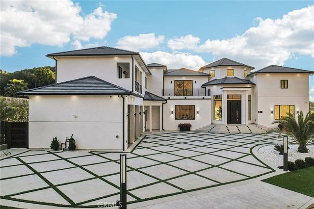 10511 Mary Bell Avenue, Shadow Hills, CA 91040