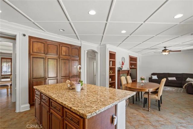685 White Mountain Cir, Corona, CA 92881