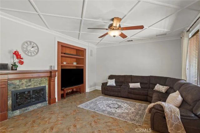 685 White Mountain Cir, Corona, CA 92881