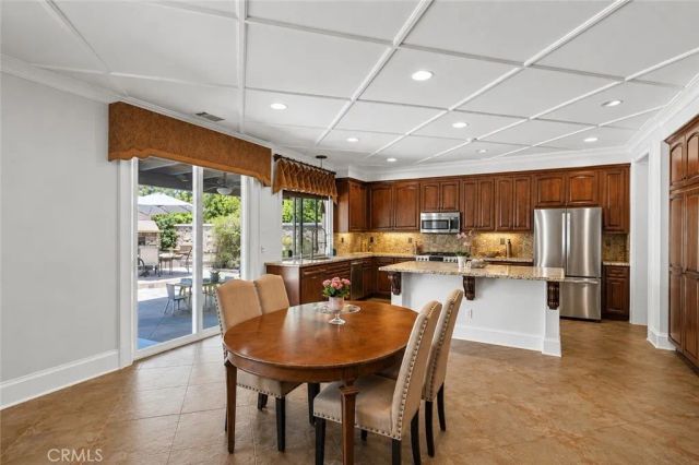685 White Mountain Cir, Corona, CA 92881