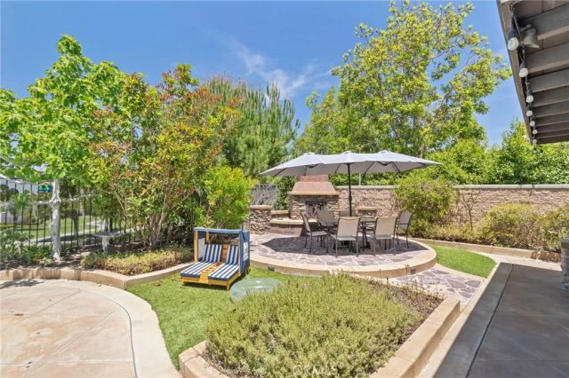 685 White Mountain Cir, Corona, CA 92881