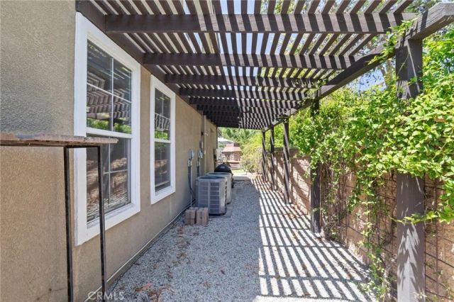 685 White Mountain Cir, Corona, CA 92881
