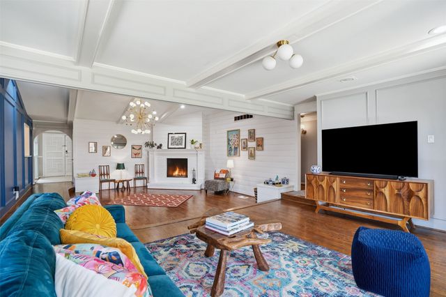 9683 Whitehurst Drive, Dallas, TX 75243