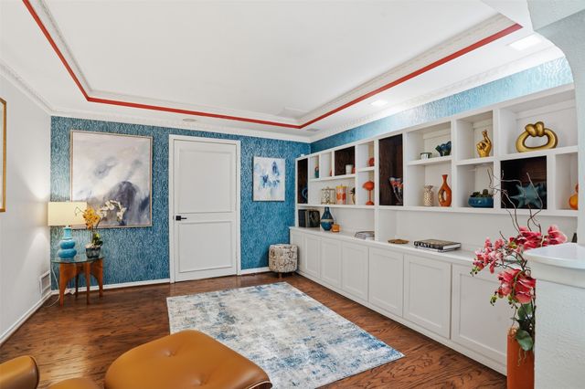 9683 Whitehurst Drive, Dallas, TX 75243