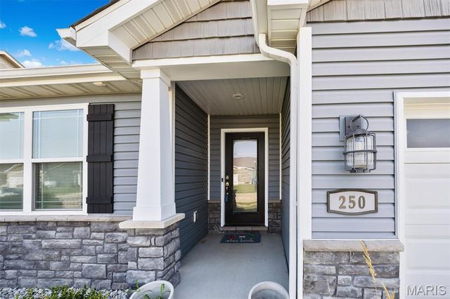 250 Beauregard Drive, Shiloh, IL 62221