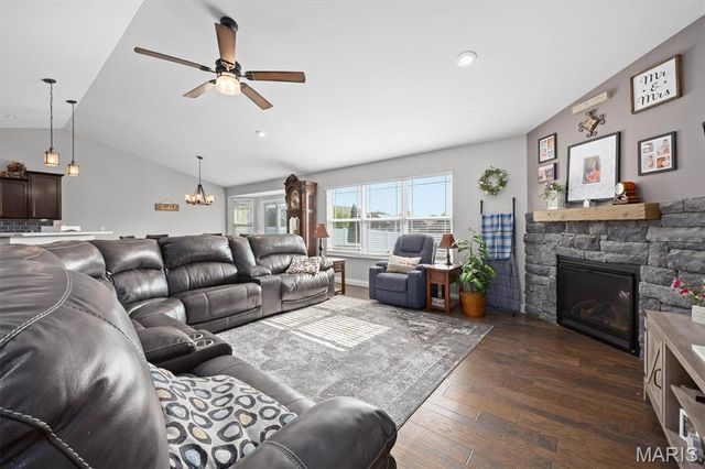 250 Beauregard Drive, Shiloh, IL 62221