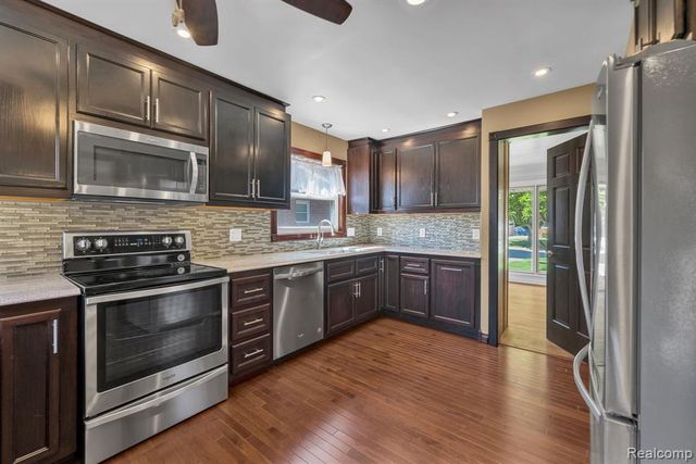 26637 Clairview Drive, Dearborn Heights, MI 48127
