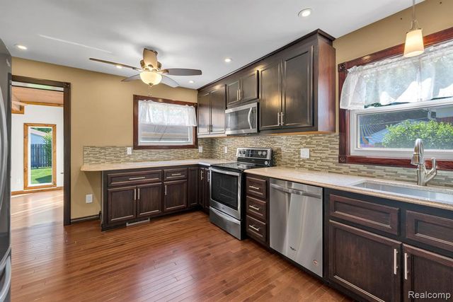 26637 Clairview Drive, Dearborn Heights, MI 48127