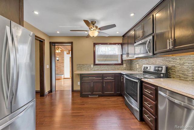 26637 Clairview Drive, Dearborn Heights, MI 48127