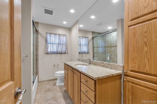 26637 Clairview Drive, Dearborn Heights, MI 48127