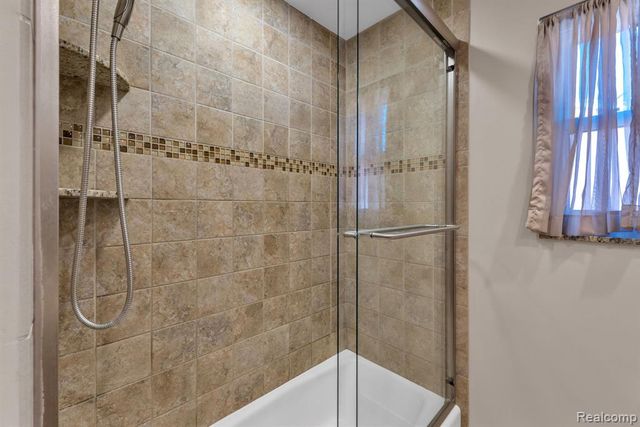 26637 Clairview Drive, Dearborn Heights, MI 48127