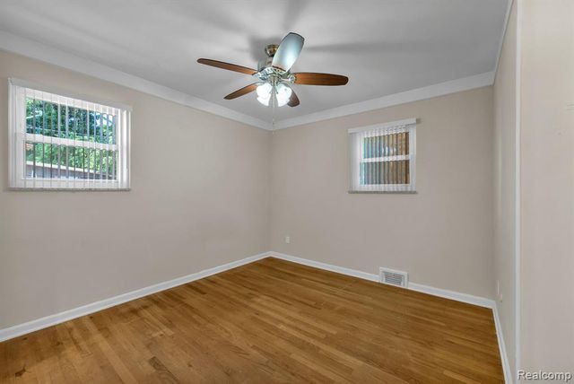 26637 Clairview Drive, Dearborn Heights, MI 48127