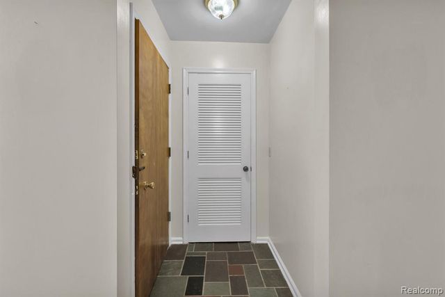 26637 Clairview Drive, Dearborn Heights, MI 48127