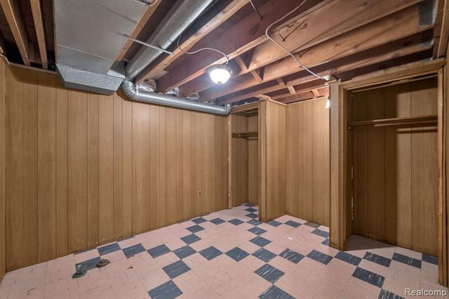 26637 Clairview Drive, Dearborn Heights, MI 48127
