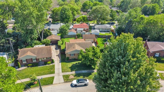 26637 Clairview Drive, Dearborn Heights, MI 48127