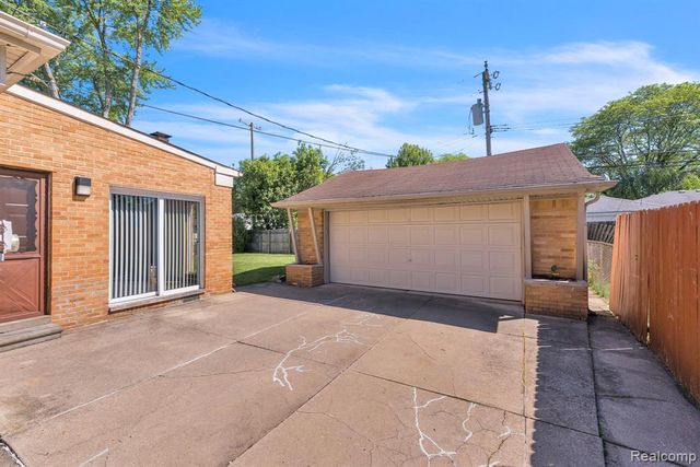 26637 Clairview Drive, Dearborn Heights, MI 48127
