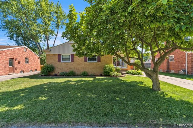 26637 Clairview Drive, Dearborn Heights, MI 48127