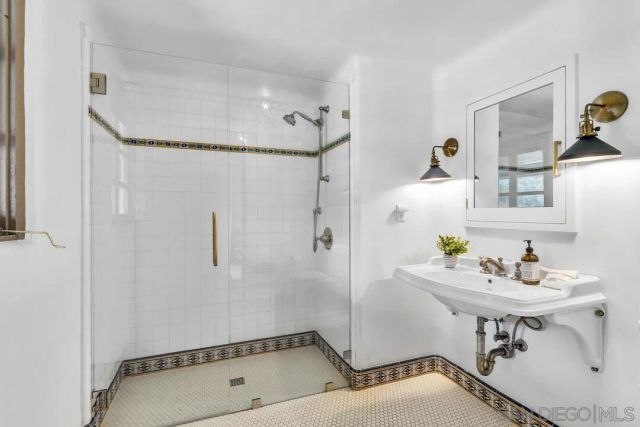 200 Palm Avenue, Coronado, CA 92118