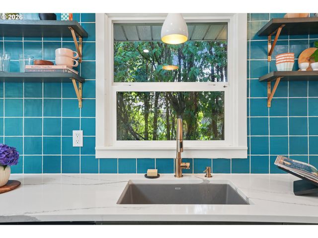 9080 Sw BRIER Ln, Portland, OR 97223