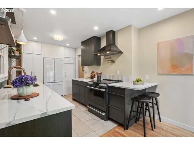 9080 Sw BRIER Ln, Portland, OR 97223