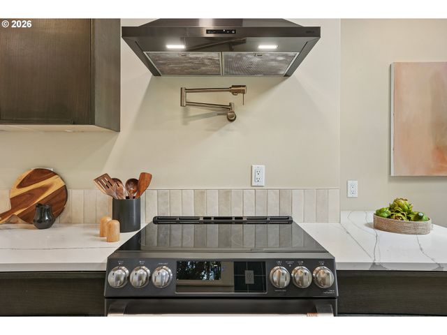 9080 Sw BRIER Ln, Portland, OR 97223