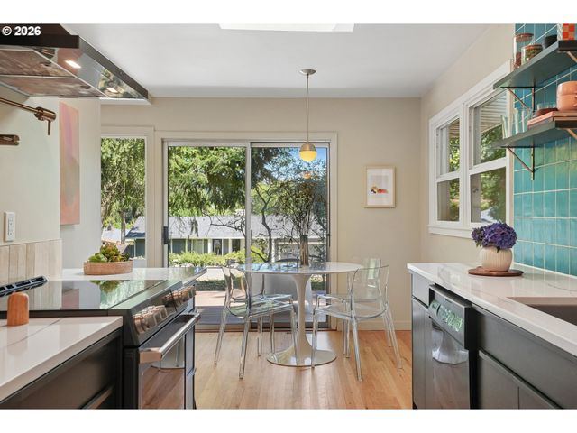 9080 Sw BRIER Ln, Portland, OR 97223