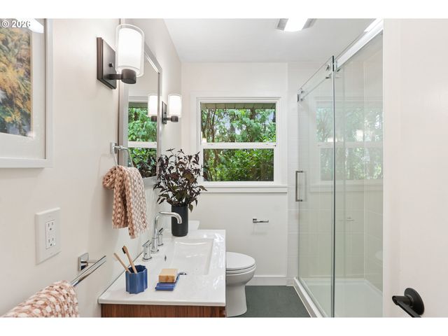 9080 Sw BRIER Ln, Portland, OR 97223