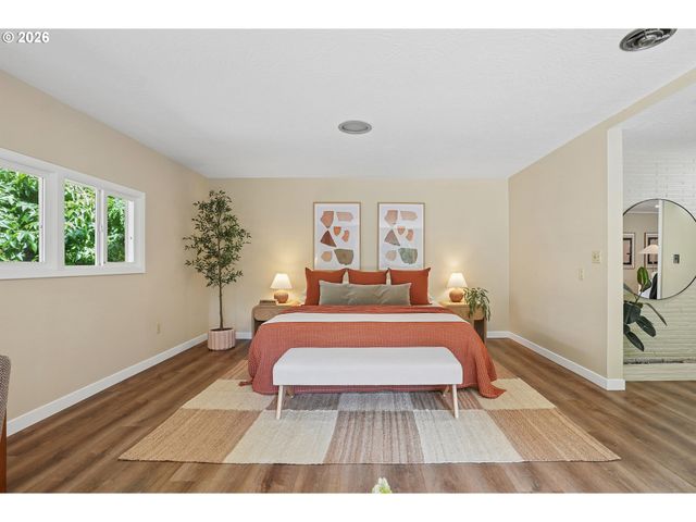 9080 Sw BRIER Ln, Portland, OR 97223